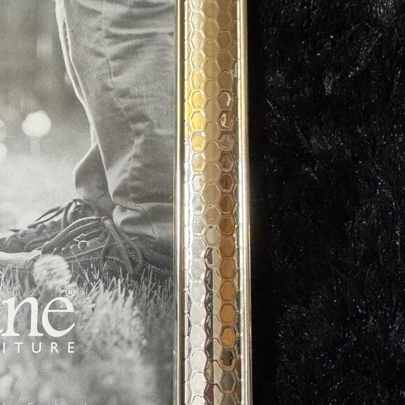 Lane Furniture 5x7 Silver Color  Picture Frame With Textured Honeycomb Design - Picture 3 of 7